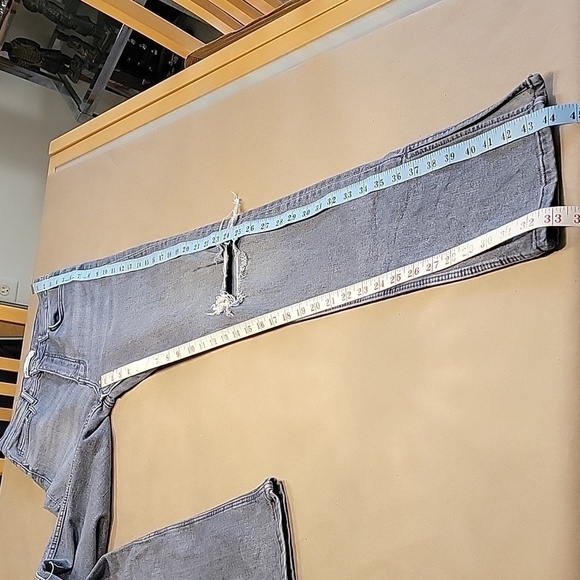 Zara Gray High Rise, Split Hem Distressed Size 6 Jeans, Gently Used Condition - Picture 8 of 15